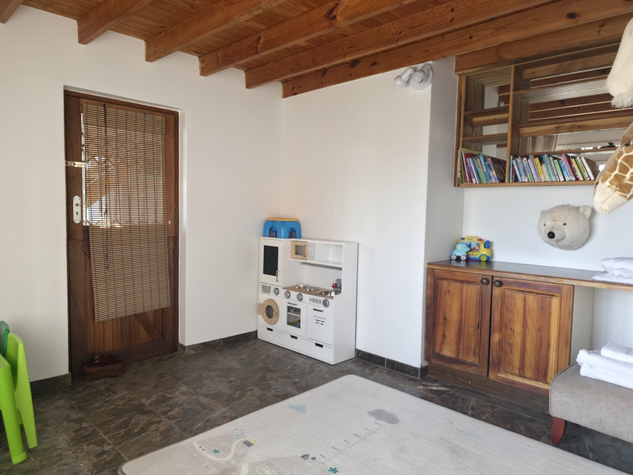 5 Bedroom Property for Sale in Wavecrest Eastern Cape